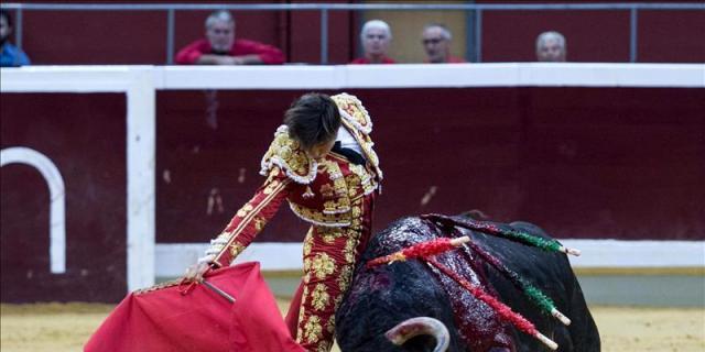 El peruano Roca Rey vive el mejor de sus sueños tras su triunfo en los ruedos