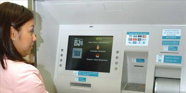 El BOE publica la nueva ley sobre cajeros y señala que hay 50.479 en España