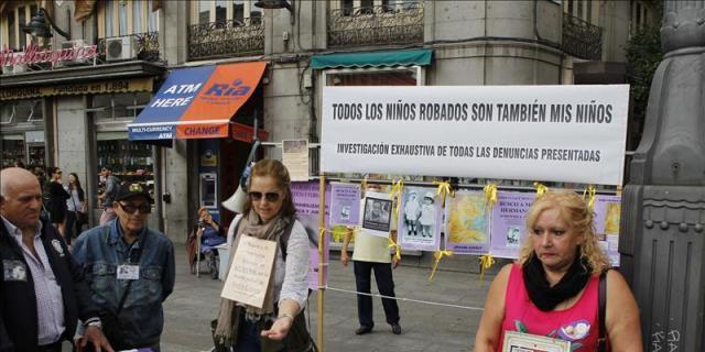 Afectados de bebés robados piden que un nuevo gobierno investigue más a fondo