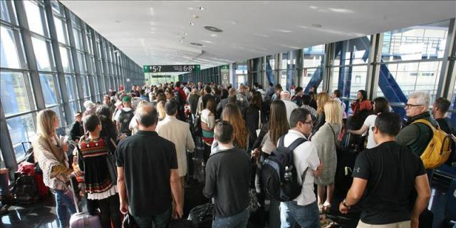 Unos 13.000 viajeros y 40 trenes, afectados por los corte de cables de alta velocidad