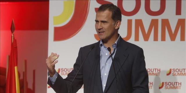 El Rey anima a los jóvenes a montar su propio negocio y a "asumir su riesgo"