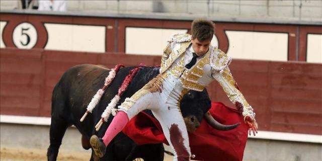 Ni un solo detalle en una triste tarde de novillos chicos y vacíos en Madrid