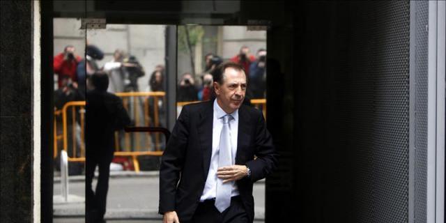 Caja Madrid usó chóferes para entregar las tarjetas black al 'número dos' de Blesa