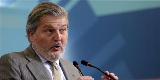 Méndez de Vigo aboga por más autonomía universitaria con rendición de cuentas