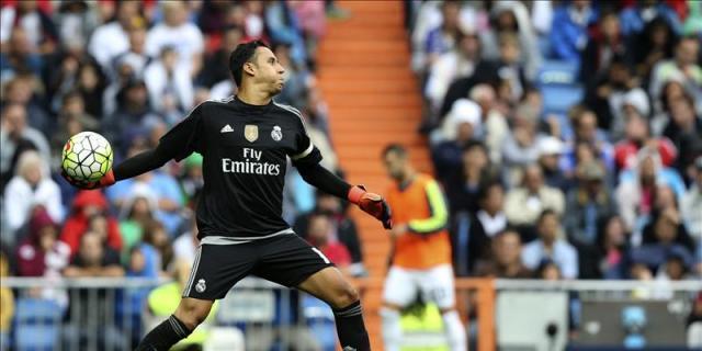 Keylor y Ramos en el once de Benítez; James comienza en el banquillo