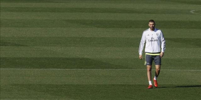 Benzema no acaba el entrenamiento, Keylor sigue al margen y Nacho en el grupo