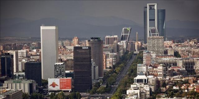 Cortes y desvíos en el centro financiero de Madrid por una falsa alarma