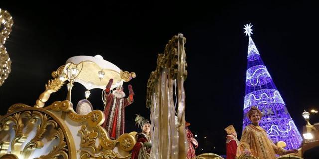 Ahora Madrid justifica la reina maga: "El rey Baltasar interpretado por una chica reivindica a la mujer"