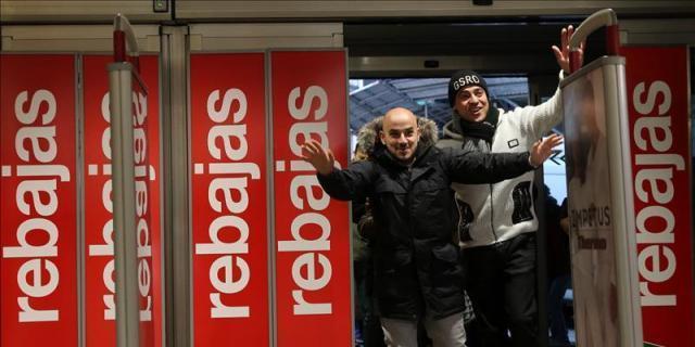 Consumo recuerda que en rebajas debe figurar el precio original del objeto