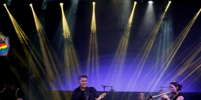 Alejandro Sanz sirve "Sirope" de cerca