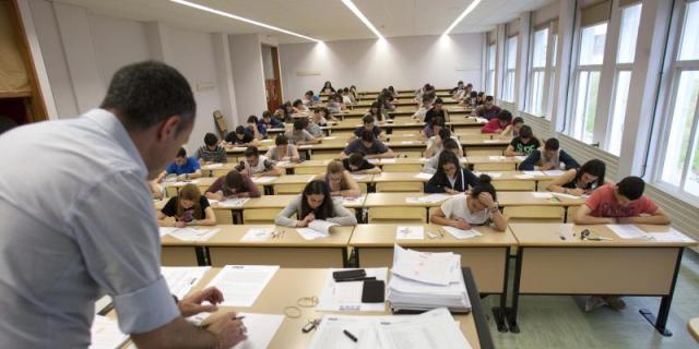 La tasa de abandono escolar temprano baja en España