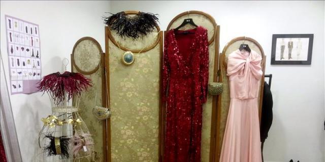 Transparencias, pedrería y rojo, las apuestas de la alfombra de los Goya