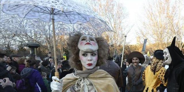 El Carnaval de Madrid abre con músicas y danzas del mundo y pasacalles infantil