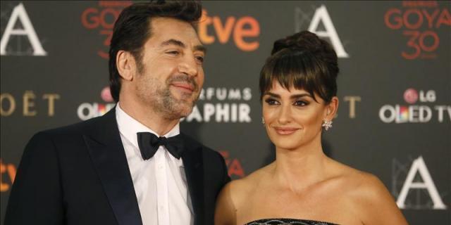 Penélope Cruz y Javier Bardem, juntos y aclamados en la alfombra de los Goya