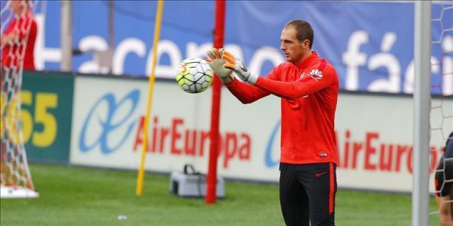 Oblak amplía su contrato con el Atlético hasta 2021