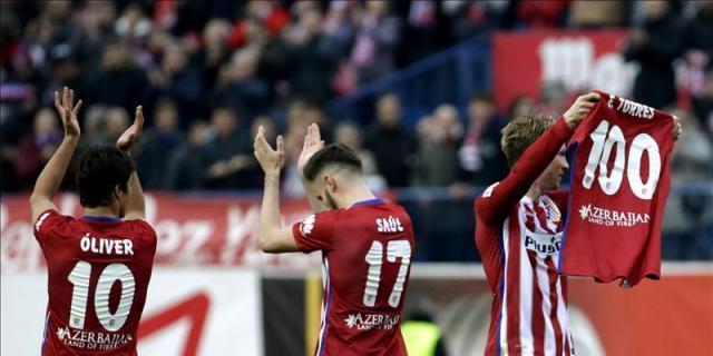 El descubridor de Torres cede la camiseta del gol 100 al Museo del Atlético
