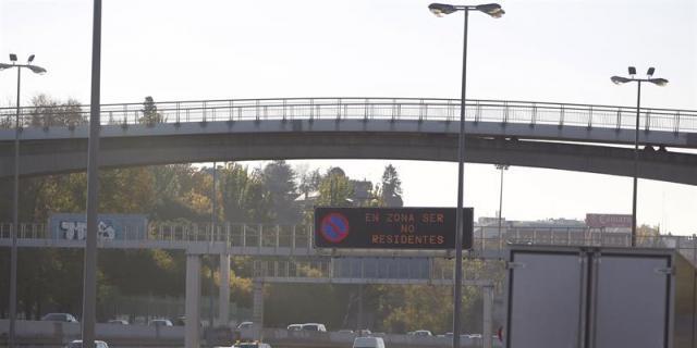 Ahora Madrid se plantea extender el aparcamiento regulado fuera de la M-30