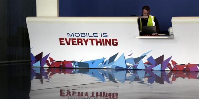 Cifuentes quiere atraer el Congreso Mundial de Móviles a Ifema en unos años