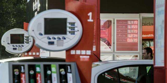 Los carburantes suben más del 2% antes de Semana Santa
