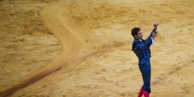 Cayetano y David Mora valoran en Leganés el impacto económico de los toros