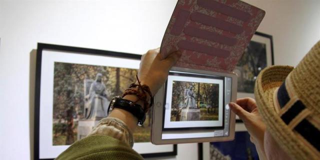 Una exposición fotográfica muestra al público chino a Cervantes a través de Madrid