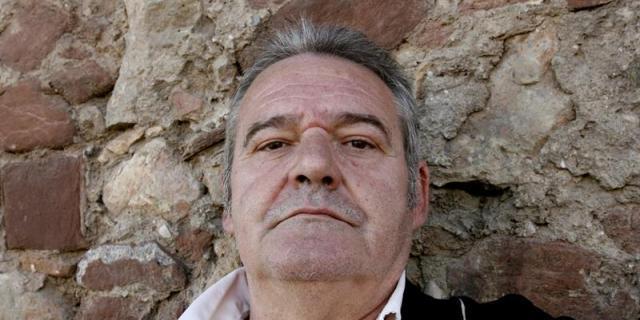 Familiares y amigos acuden al tanatorio a despedir a Ángel de Andrés