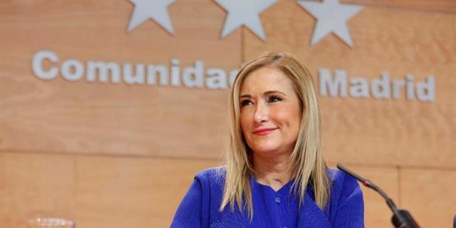 Cifuentes ve en el plan Chamartín una carta a los reyes que pagarán otros