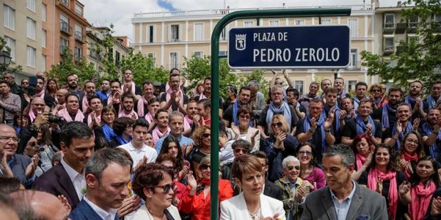 A la plaza Pedro Zerolo, en Chueca