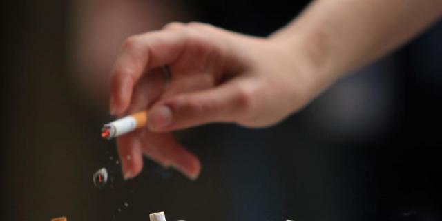 Nuevo teléfono gratuito 24 horas de ayuda al fumador: 900 124 365