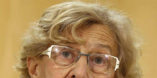 Carmena dice a la ministra Pastor que no puede acudir a la reunión del miércoles