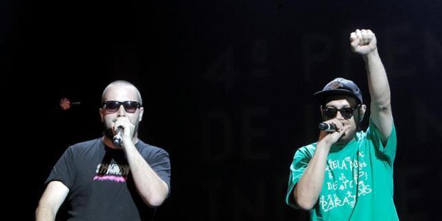 AVT pide a Podemos anular el concierto fin de campaña de Los Chikos del Maíz