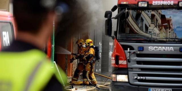 Una mujer muy grave en el incendio de su vivienda en Ciudad Lineal