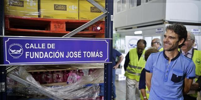 José Tomás dona 18.000 euros al Banco de Alimentos para nutrición infantil