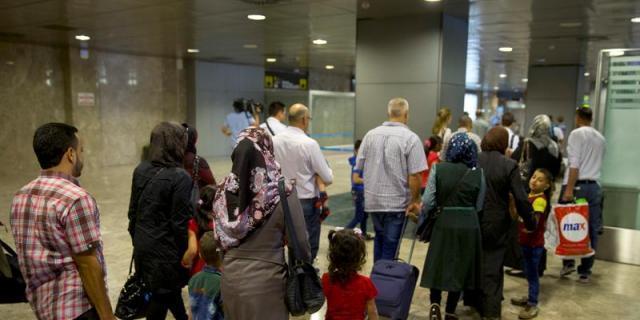 Díez refugiados podrán estudiar una carrera universitaria en España