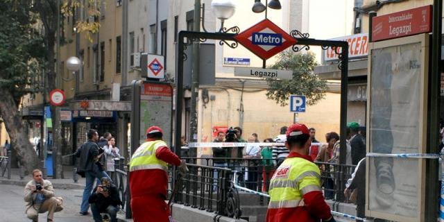 Tres jóvenes detenidos por una reyerta en el metro con dos heridos