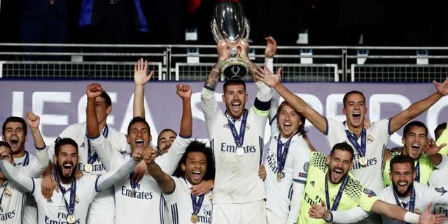 Carvajal sella en la prórroga la tercera Supercopa del Real Madrid