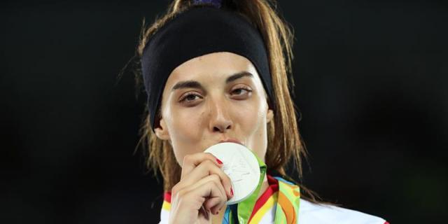 Eva Calvo resuelve la ecuación