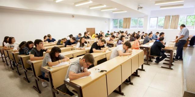 El horario de doce bibliotecas se amplia en la época de exámenes
