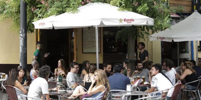 Los vecinos de Madrid Centro rechazan la apertura de terrazas desde las 8 de la mañana