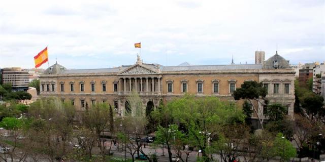 La Biblioteca Nacional permite al público fotografiar los ejemplares no digitalizados