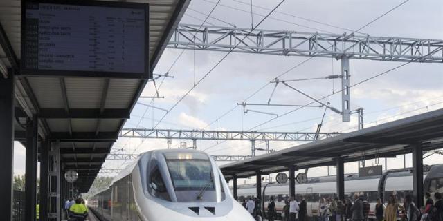 El AVE Madrid-Palencia-León cumple un año