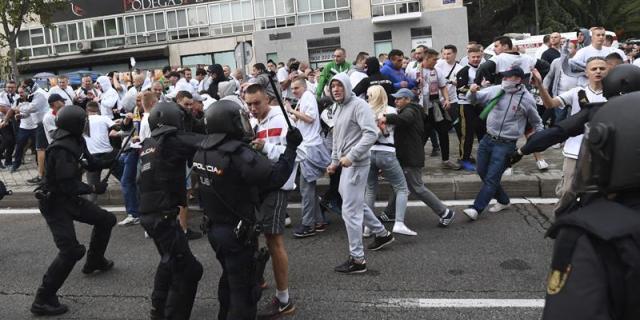 Tres ultras del Legia multados por altercados en un bar de Madrid