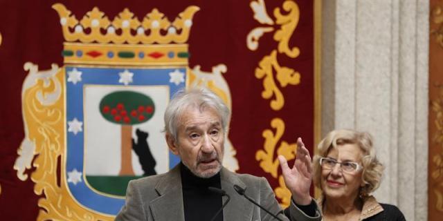 Carmena premia por una vida de cine a José Sacristán, "uno de los nuestros"