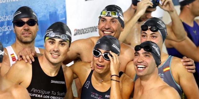 Gómez Noya contribuye a la causa solidaria del triatlón estático de Madrid