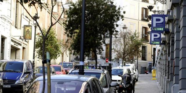 El Ayuntamiento estudiará subir el SER en lugares con más transporte público