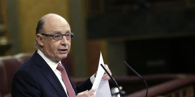 Madrid reserva los 238 millones que pide Hacienda por incumplir la regla de gasto