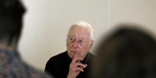 Christie interrumpe "El Mesías" desconcentrado por el sonido de un móvil