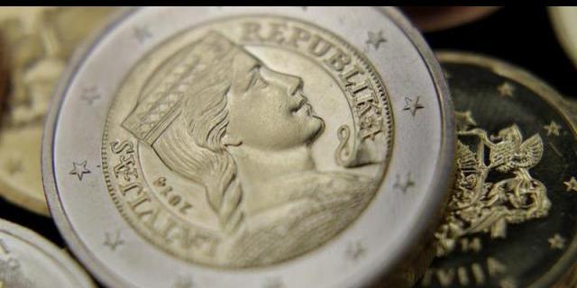 El BOE publica la subida del salario mínimo del 8% y las pensiones del 0,25%