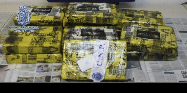 Intervenidos 16 kilos de cocaína en Barajas escondidos en contenedor de fruta