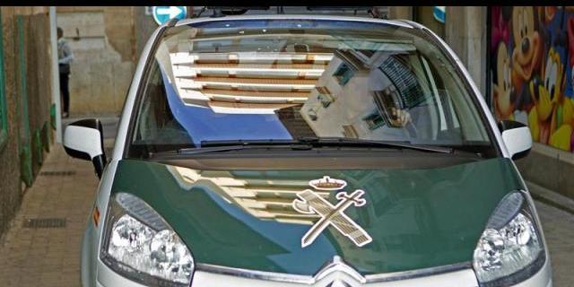 Encuentran piezas de un fusil falso usado por yihadistas en un vídeo 